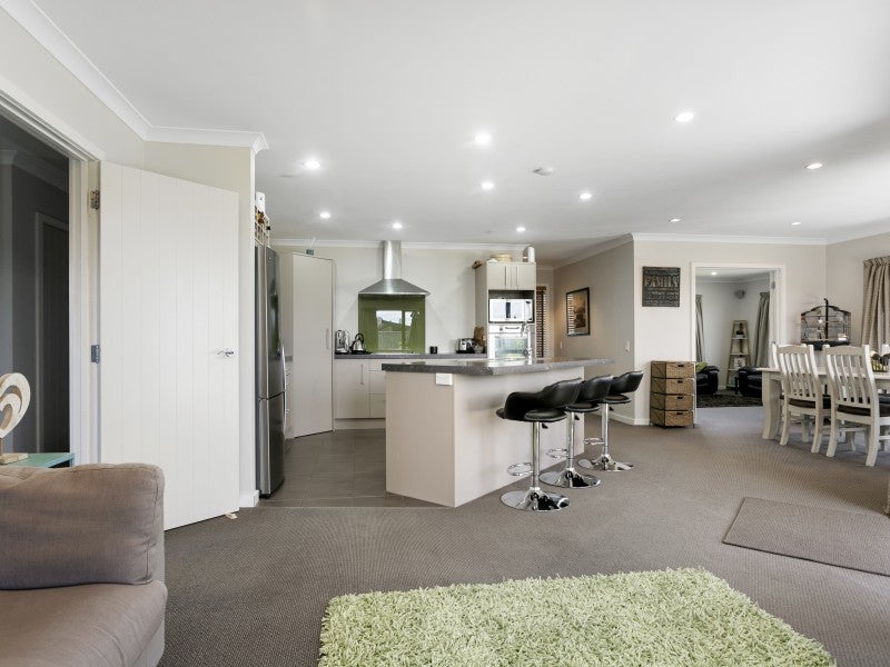 8 Brompton Close, Richmond Heights, Taupo - Carousel 2