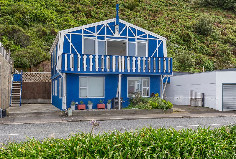 2/122 Owhiro Bay Parade, Owhiro Bay, Wellington - Carousel 1