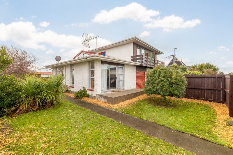 2/70 Hawke Street, New Brighton, Christchurch - Carousel 1