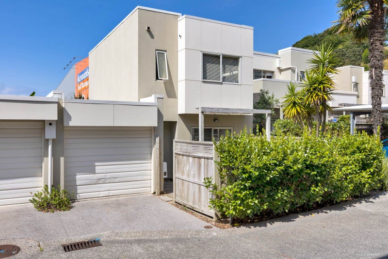 61/21 Hunters Park Drive, Three Kings, Auckland - Carousel 1