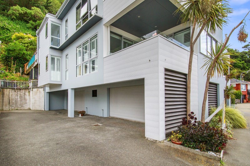 2/275 Karaka Bay Road, Karaka Bays, Wellington - Carousel 2