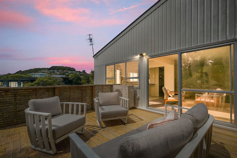 34 Oak Avenue, Paremata, Porirua - Carousel 1