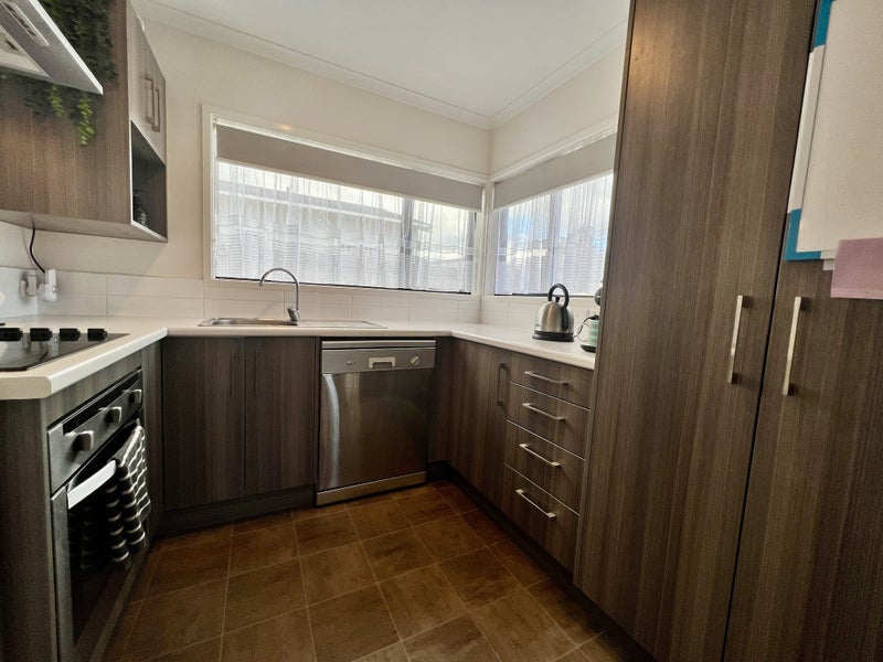 2/2 Pitt Street, Frankton, Hamilton - Carousel 2