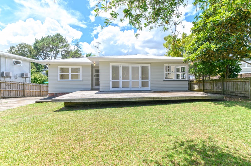 36 La Rosa Street, Green Bay, Auckland - Carousel 1