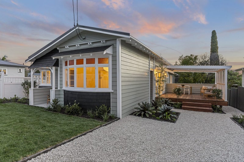 76 School Road, Morningside, Auckland - Carousel 1