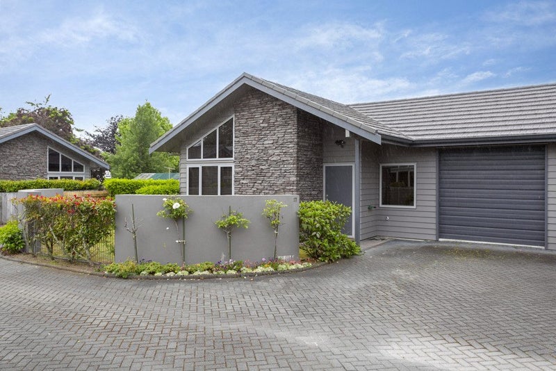 17 Parata Street, Two Mile Bay, Taupo - Carousel 1