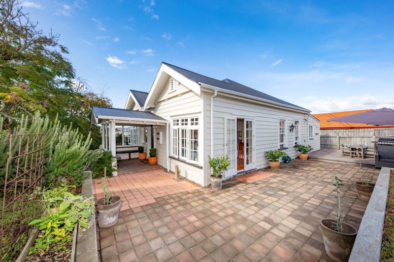 1 Applewood Drive, Henderson, Auckland - Carousel 2