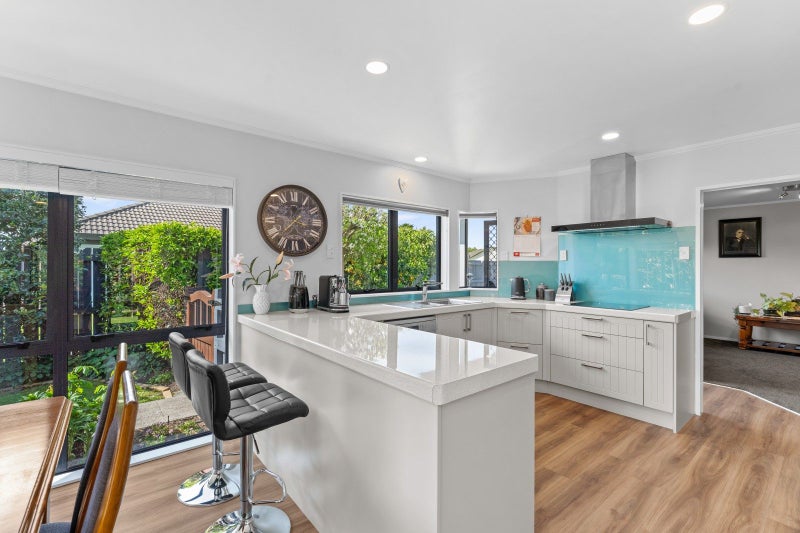 24 Ocean Crest, Papamoa Beach, Papamoa - Carousel 2
