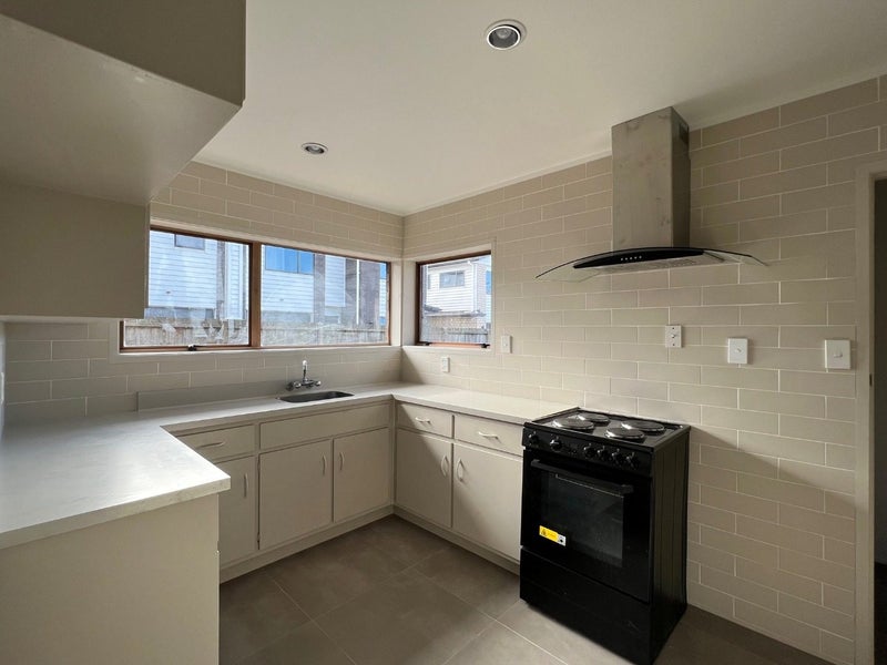 2/10 Central Avenue, Papatoetoe, Auckland - Carousel 2