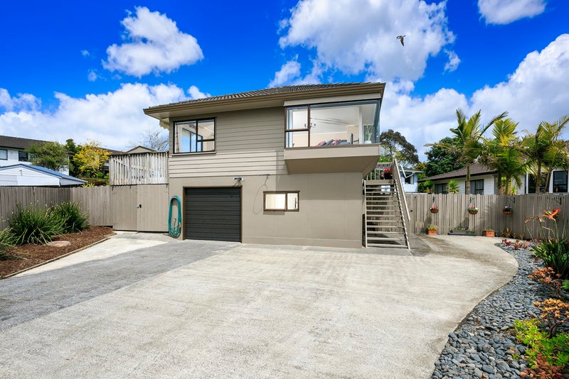 13 Sevilla Place, Unsworth Heights, Auckland - Carousel 1