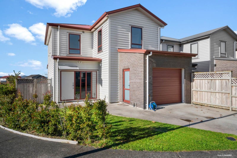 7 Tutuwhatu Crescent, Weymouth, Auckland - Carousel 2