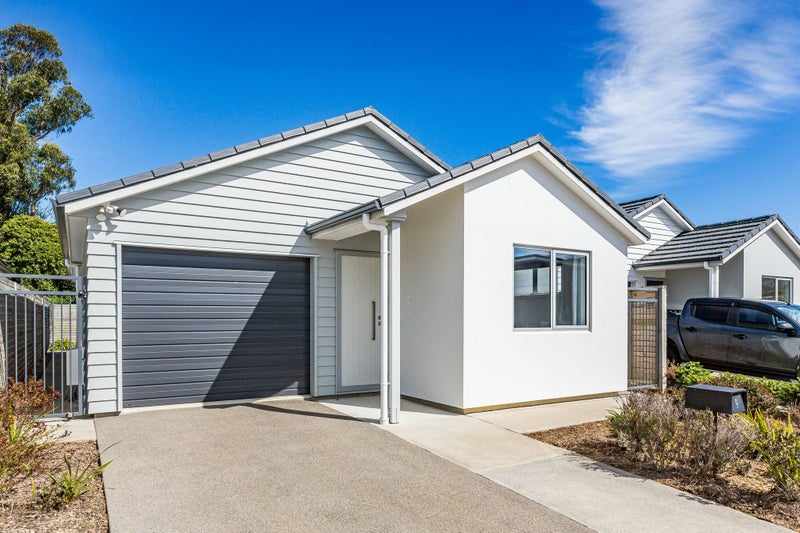 9 Cartographer Way, Whitby, Porirua - Carousel 1