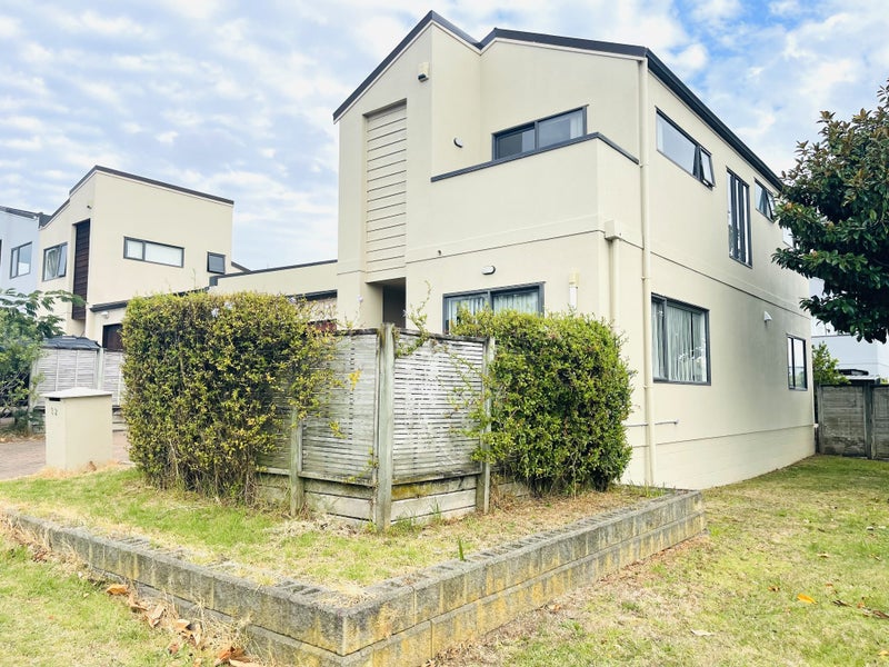 32 Spalding Rise, Golflands, Auckland - Carousel 2