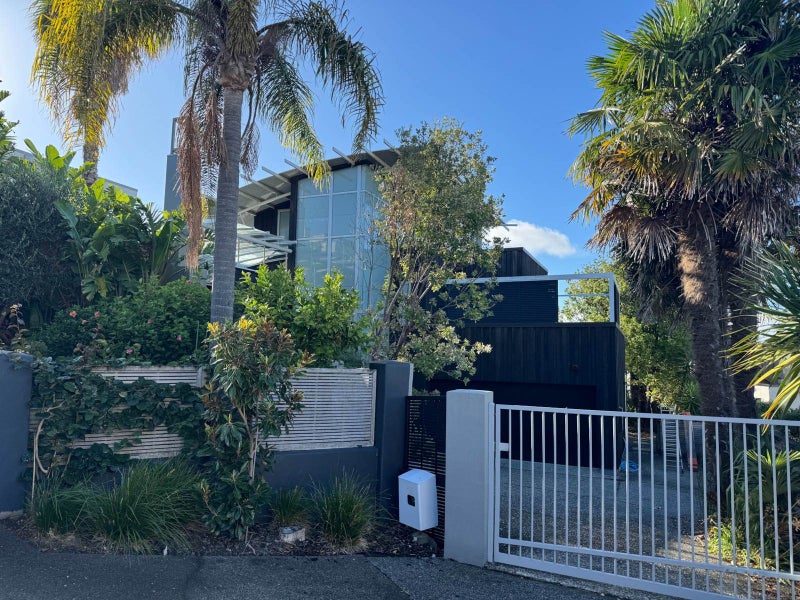 8B Marama Street, Castor Bay, Auckland - Carousel 2