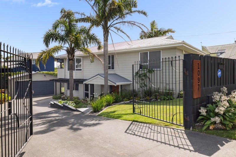1097 Papamoa Beach Road, Papamoa Beach, Papamoa - Carousel 1