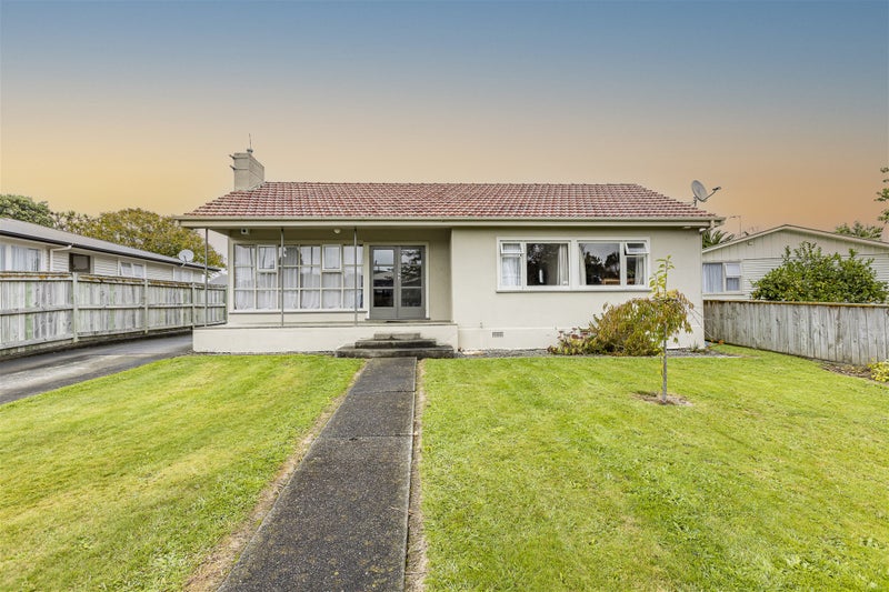 12 Antrim Place, Hokowhitu, Palmerston North - Carousel 1