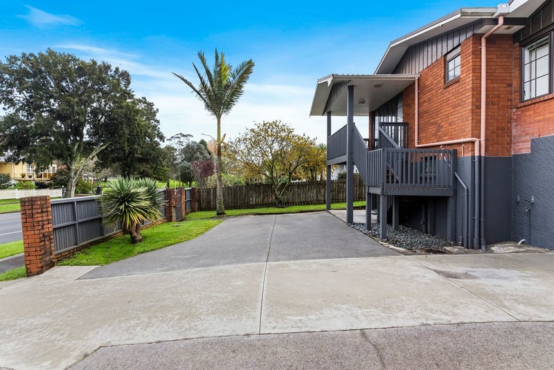 120 Gossamer Drive, Pakuranga Heights, Auckland - Carousel 2