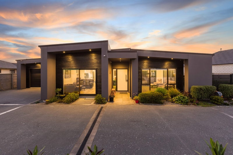 55 Queen Charlotte Drive, Aotea, Porirua - Carousel 1