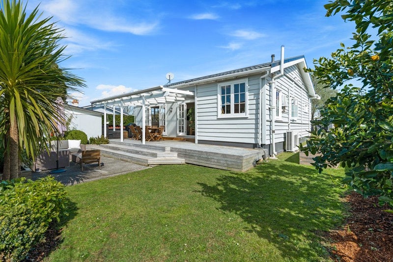 5 Rewa Street, New Lynn, Auckland - Carousel 2