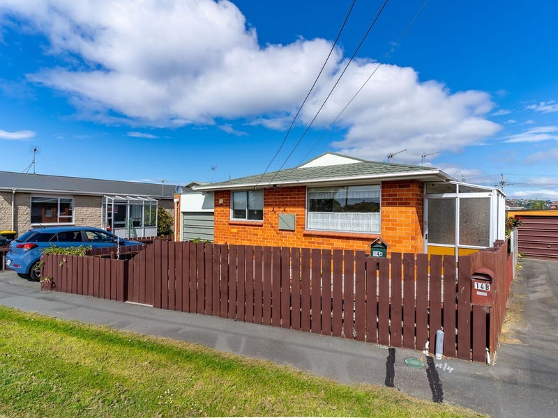 14A Royal Crescent, Saint Kilda, Dunedin - Carousel 1