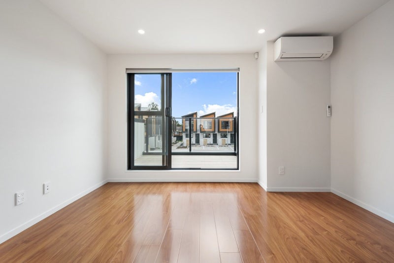 14 Red Arches Road, Henderson, Auckland - Carousel 2