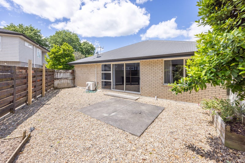 15D Beaumont Street, Hamilton East, Hamilton - Carousel 12