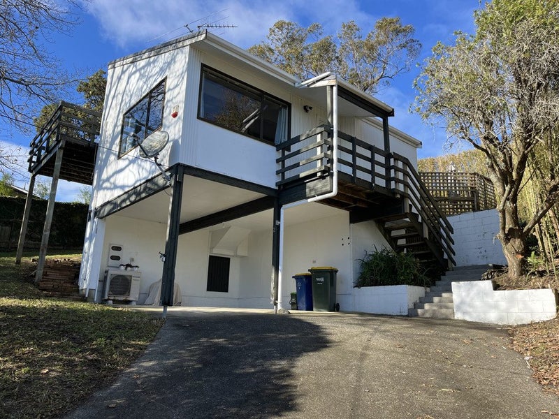 2/4 Catrina Avenue, Birkenhead, Auckland - Carousel 1