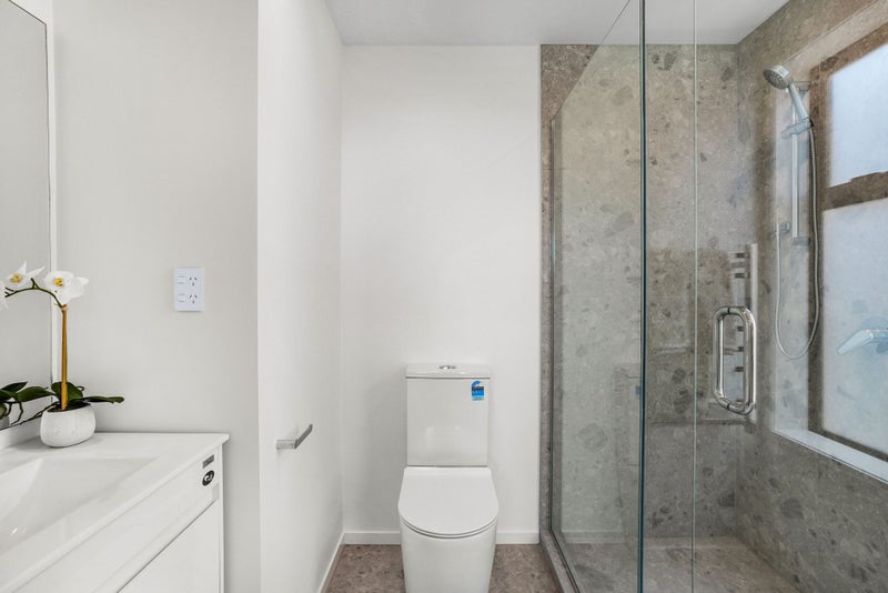 10/10 Pascoe Avenue, Paremata, Porirua - Carousel 10