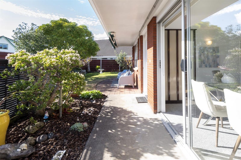 2/3 Jern Place, Eastern Beach, Auckland - Carousel 2