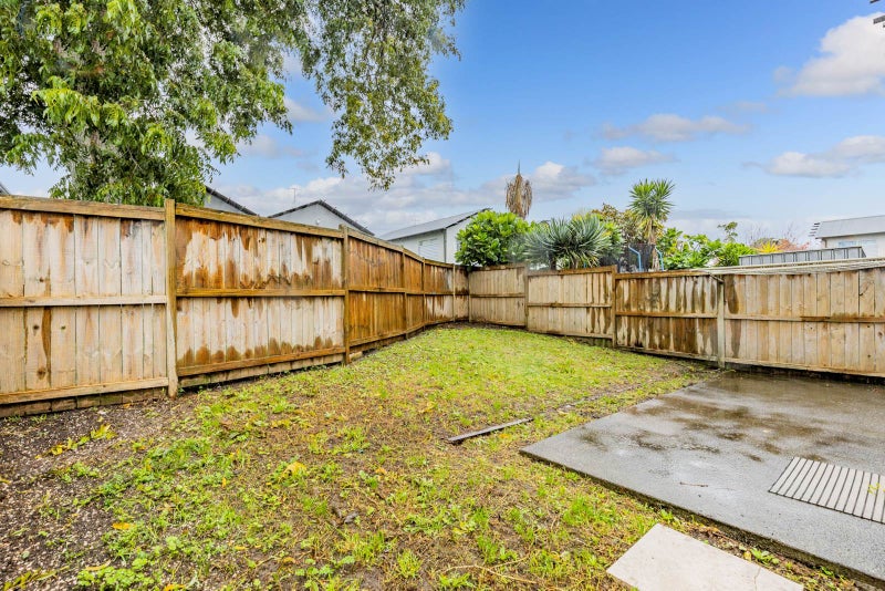 19 Pecan Place, Avondale, Auckland - Carousel 2