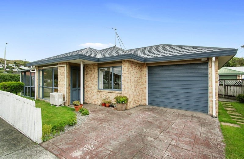 1 Main Road, Tawa, Wellington - Carousel 19