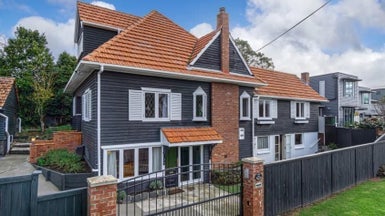 1/38A Norwood Road, Bayswater, Auckland - Carousel 1