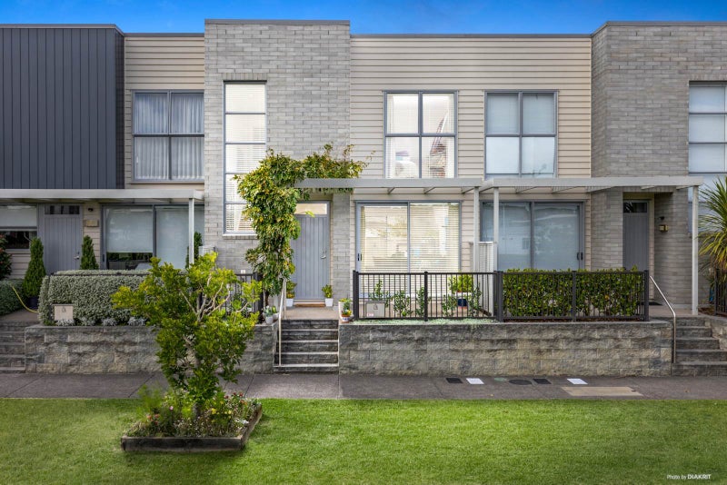 12B Vialou Lane, Stonefields, Auckland - Carousel 1