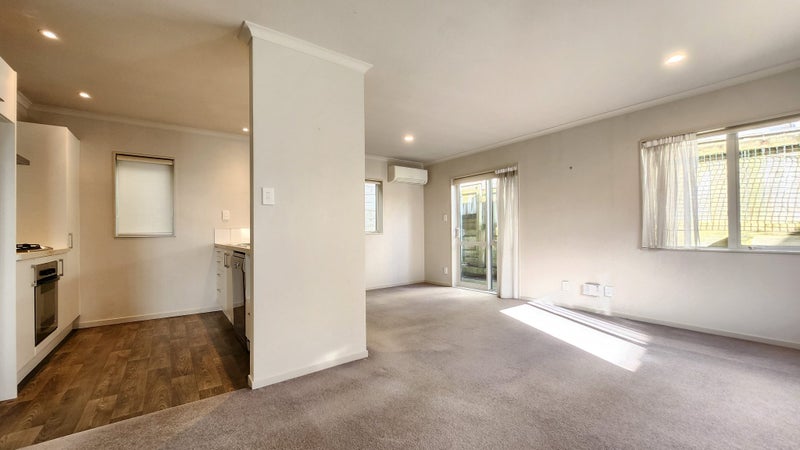 6/16 Black Rock Road, Newlands, Wellington - Carousel 2