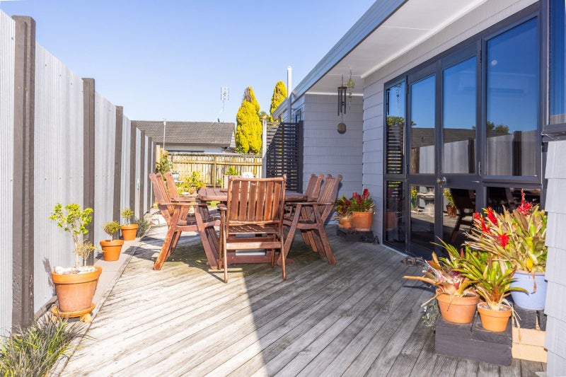 37 Endeavour Avenue, Flagstaff, Hamilton - Carousel 1