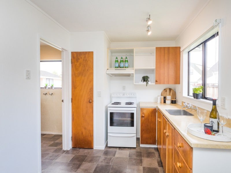 4B Peter Hall Drive, Kelvin Grove, Palmerston North - Carousel 2