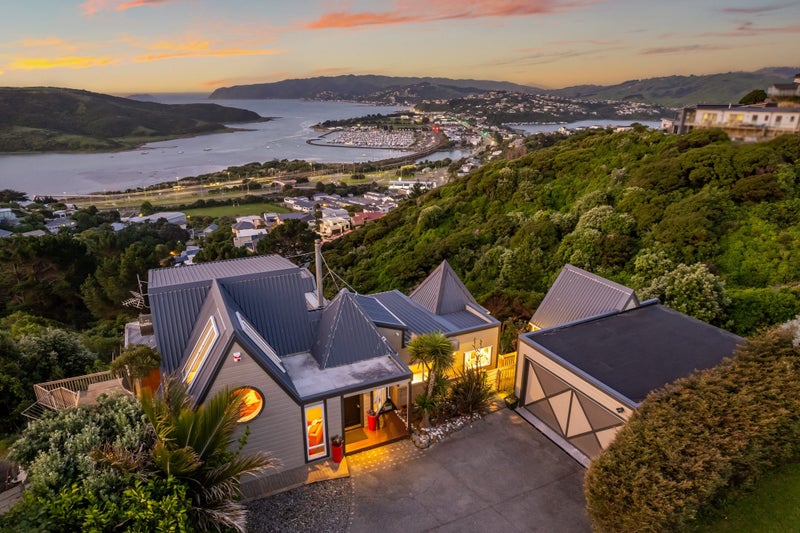 13 Ettrick Grove, Papakowhai, Porirua - Carousel 1