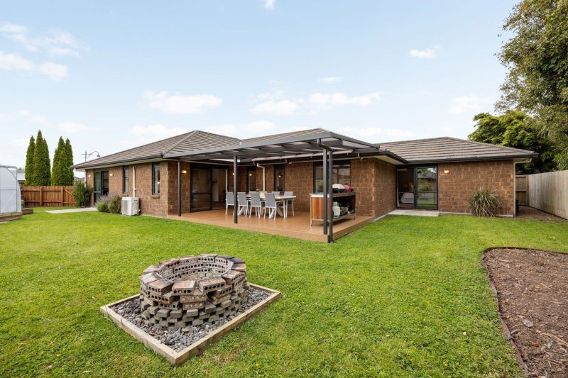 33 Whitney Place, Rototuna North, Hamilton - Carousel 1