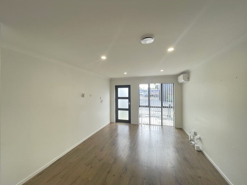 9 Lovely Lane, Manurewa, Auckland - Carousel 2