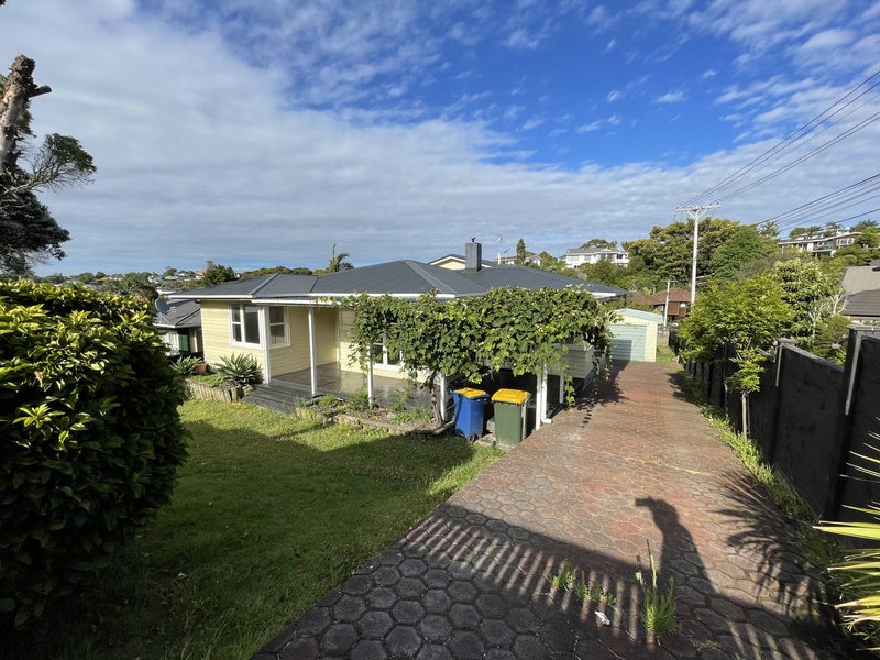 68 Lake Road, Northcote, Auckland - Carousel 1