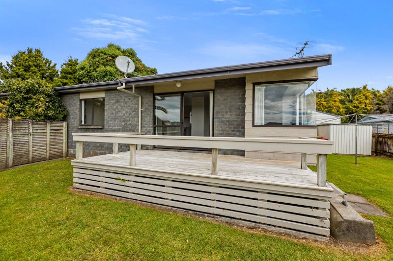 4 Ludlow Place, Bell Block, New Plymouth - Carousel 2