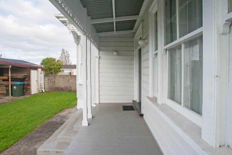 841 Manukau Road, Royal Oak, Auckland - Carousel 13