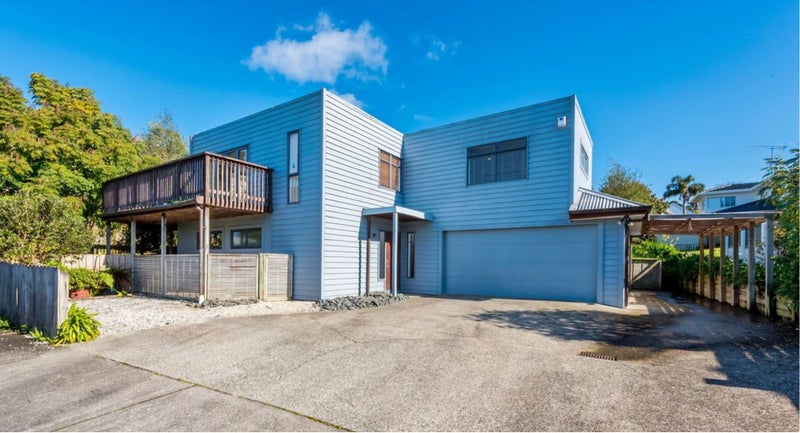 20A Belleaire Court, West Harbour, Auckland - Carousel 1