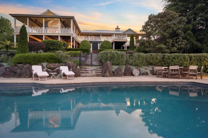 3 Daphne Harden Lane, Paremoremo, Auckland - Carousel 1