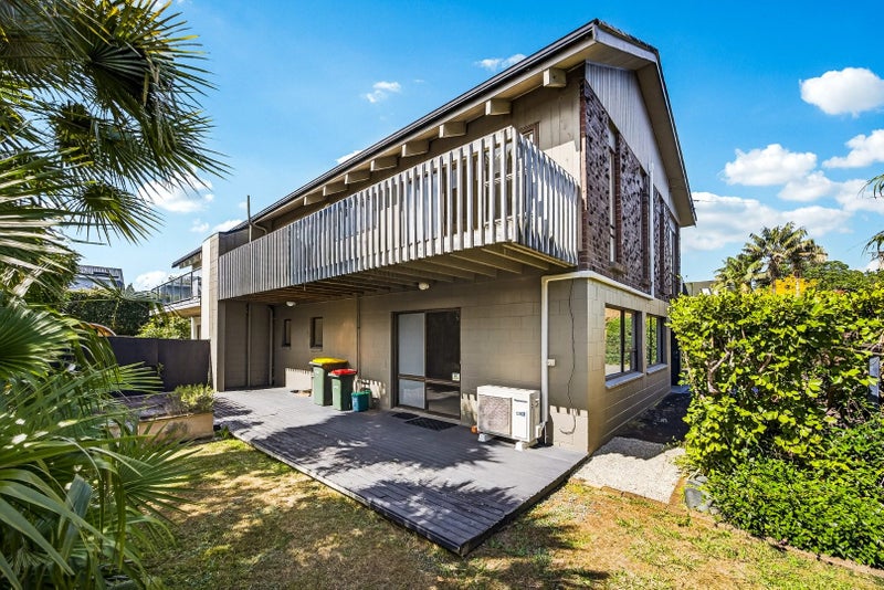 2/13 Muritai Road, Milford, Auckland - Carousel 1