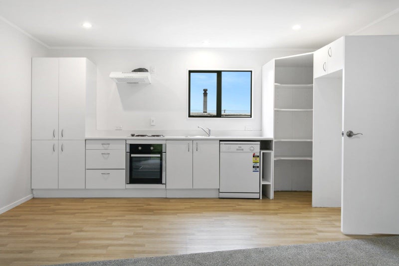 2/5 Hinemoa Avenue, Taupō - Carousel 1