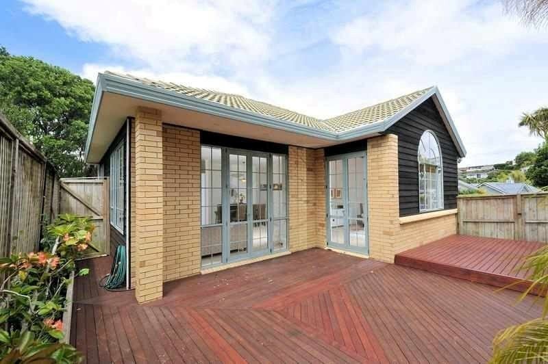 36A Parr Terrace, Castor Bay, Auckland - Carousel 1