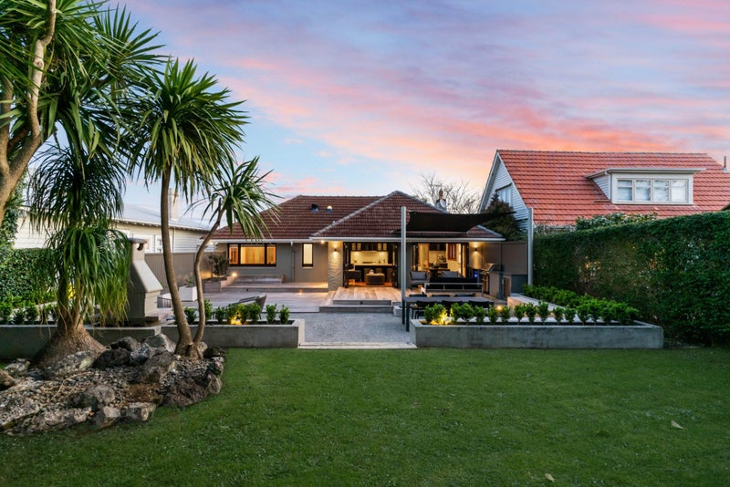 8 Clarke Road, Onehunga, Auckland - Carousel 1