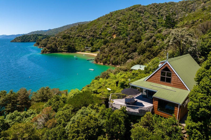 2069 Queen Charlotte Drive, Ngakuta Bay, Picton - Carousel 2