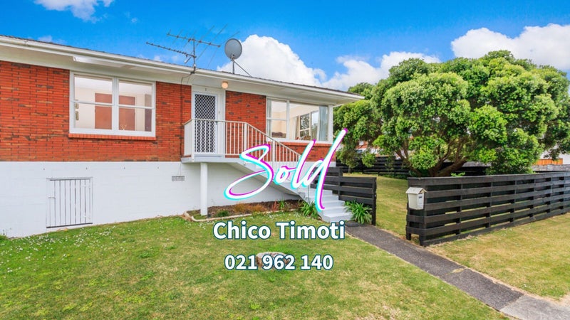 3/6 East Coast Road, Milford, Auckland - Carousel 1